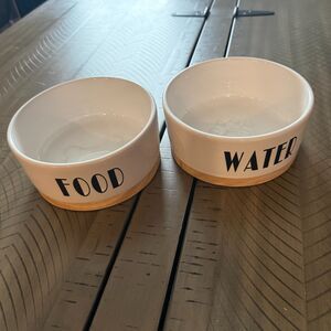 Frisco Ceramic Pet Bowl Set w Wooden Stand 6” Dog Cat